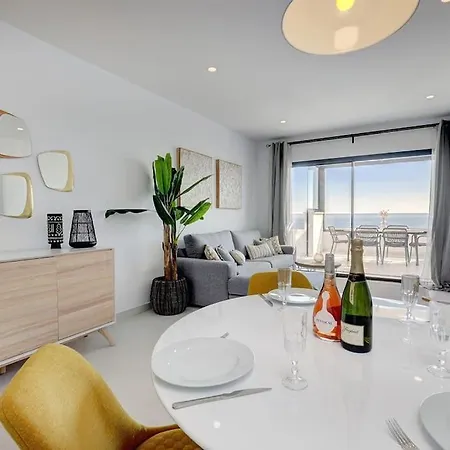 New 2 Bed Penthouse @ Hills With Sea View